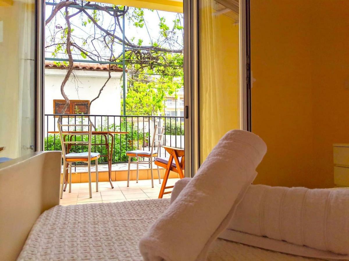 Irene Seafront Apartment ネオイ・エピヴァタイ エクステリア 写真